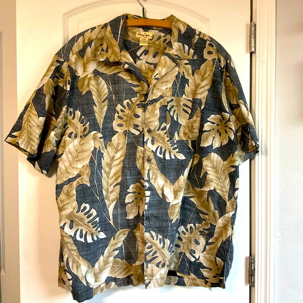 PANAMA JACK | Men's gray and tan tropical plant print button-up‎ shirt. Size L.